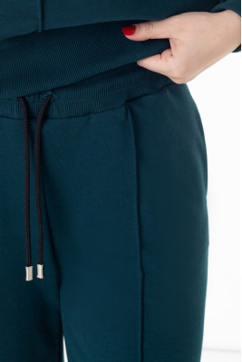 Костюм жіночий